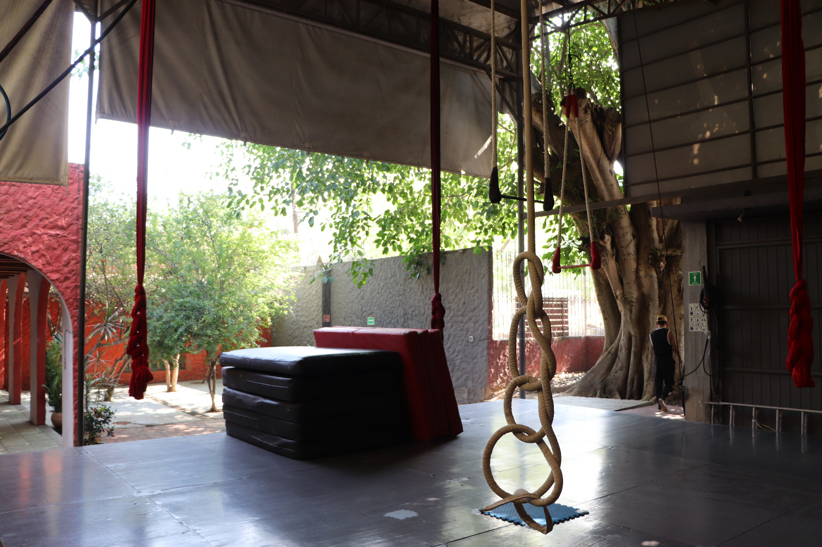 COMMERCIAL HOUSE FOR RENT IN BRENAMIEL OAXACA